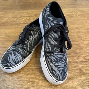 Nike Toki Low TXT Print Black And Grey US Men’s size 10